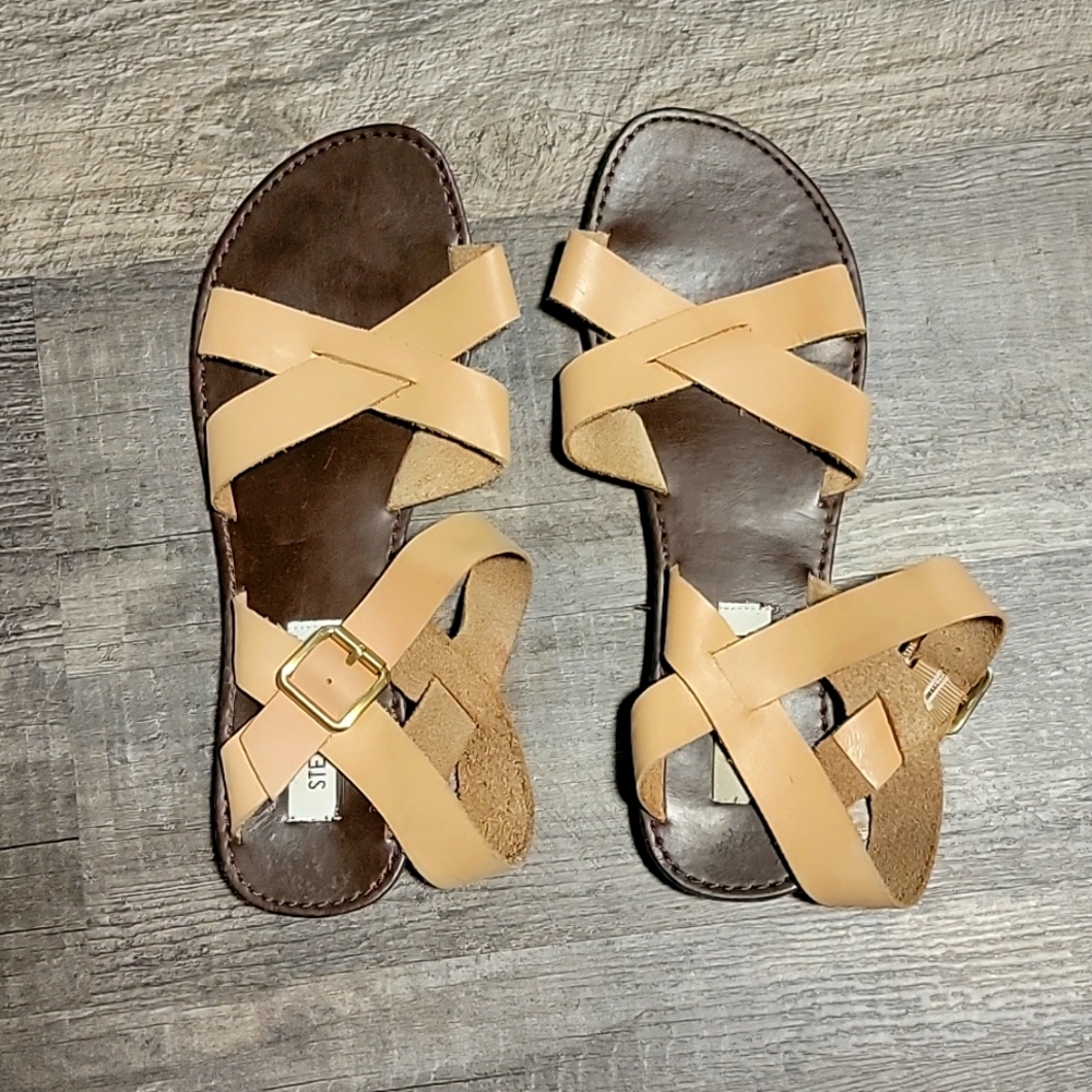 Womens leather size 9 Steve Madden saddles